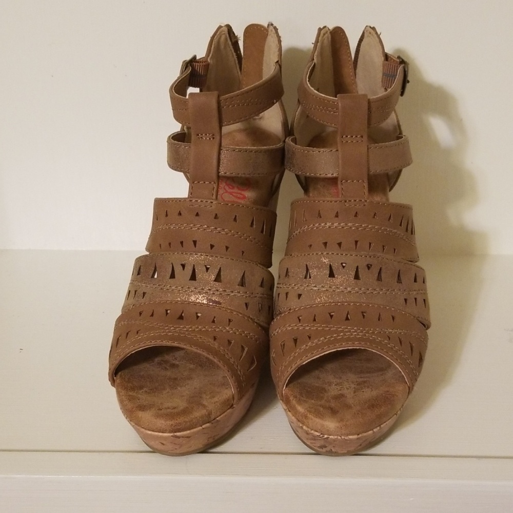 Sandals - Picture 4 of 5